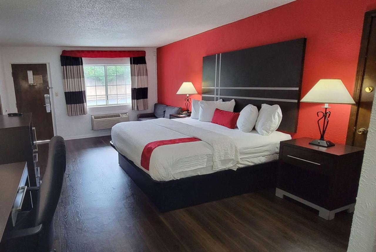 Ramada By Wyndham Mountain Home Exteriér fotografie